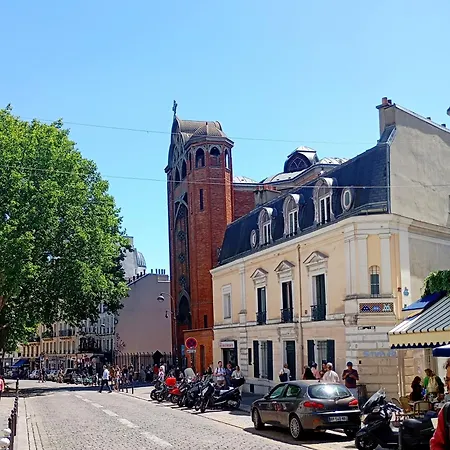 Cocon Convivial A Montmartre Apartment