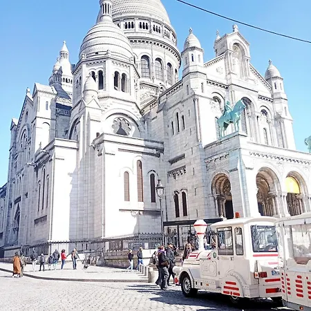 Cocon Convivial A Montmartre