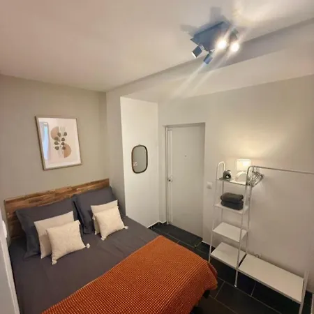 Cocon Convivial A Montmartre * Paris